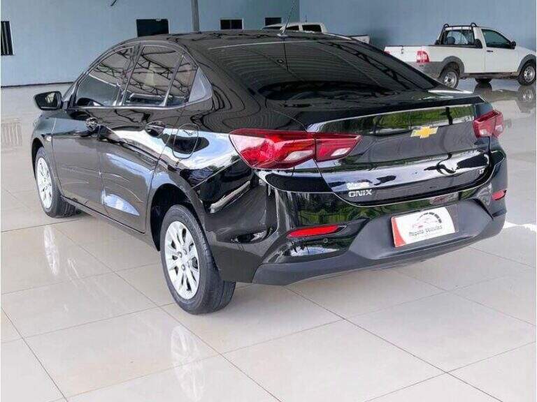 Chevrolet Onix SEDAN Plus LT 1.0 12V Flex 4p Mec.  2020